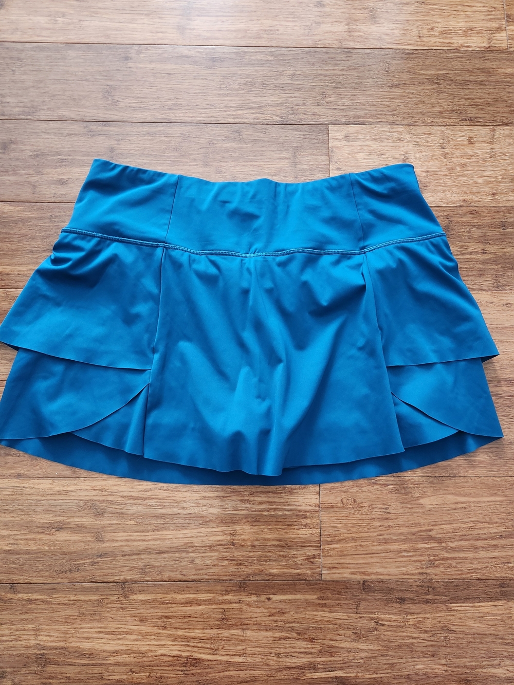 Athleta Women's Momentum Skort Blue Tiered Ruffle Tennis Golf Gym Skirt, Large
